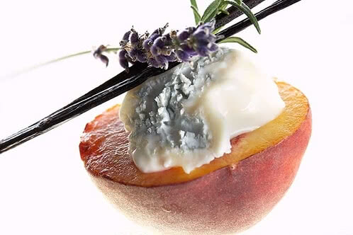 Рецепта за Gorgonzola върху пържена праскова